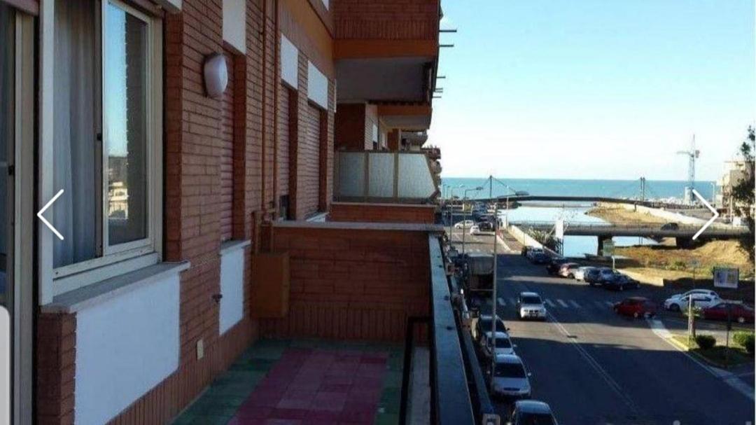 Appartamento Vista Mare Ладисполи Экстерьер фото